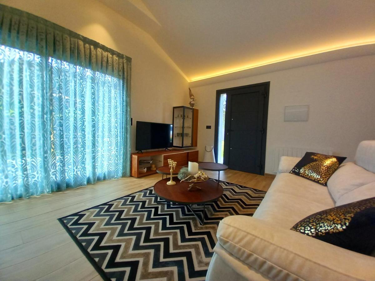 Puerto Franco Apartment Jove ภายนอก รูปภาพ